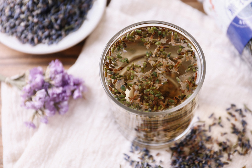 薰衣草茶饮实拍摄影图