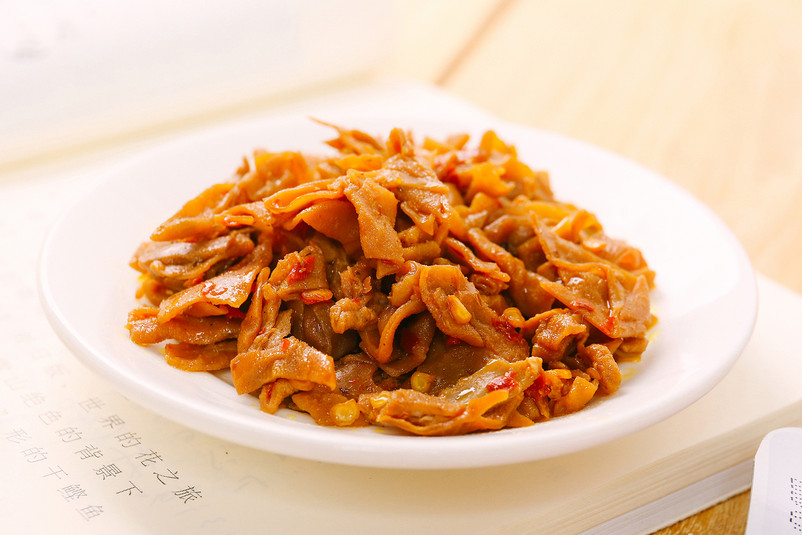 麻辣鸭脆肠食品实拍图