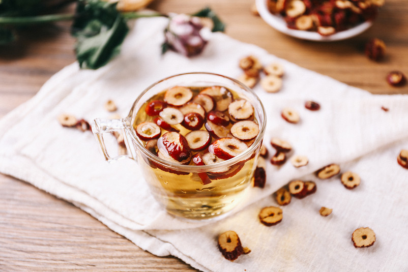 干枣片茶饮饮品细节摄影图