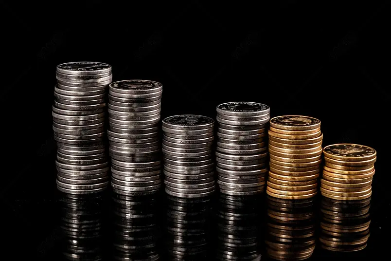 一堆硬币商业金融硬币财务法定货币摆拍