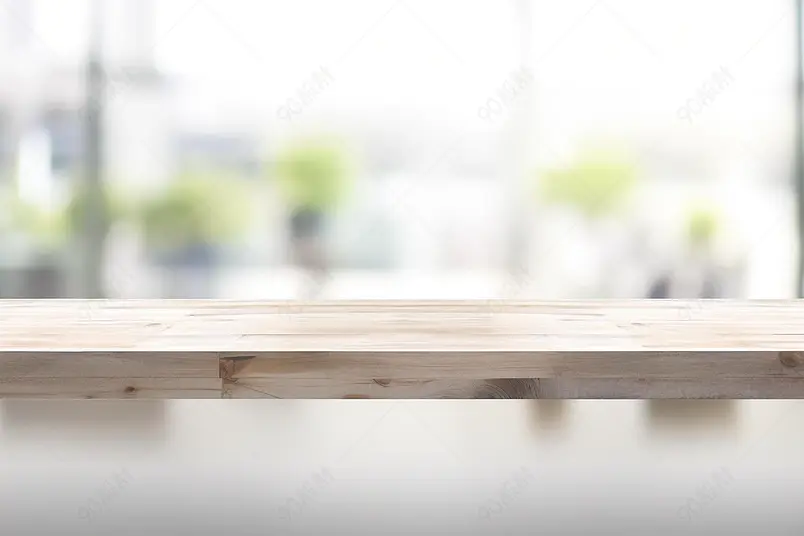 模糊厨房窗户背景上的木桌面朦胧光线