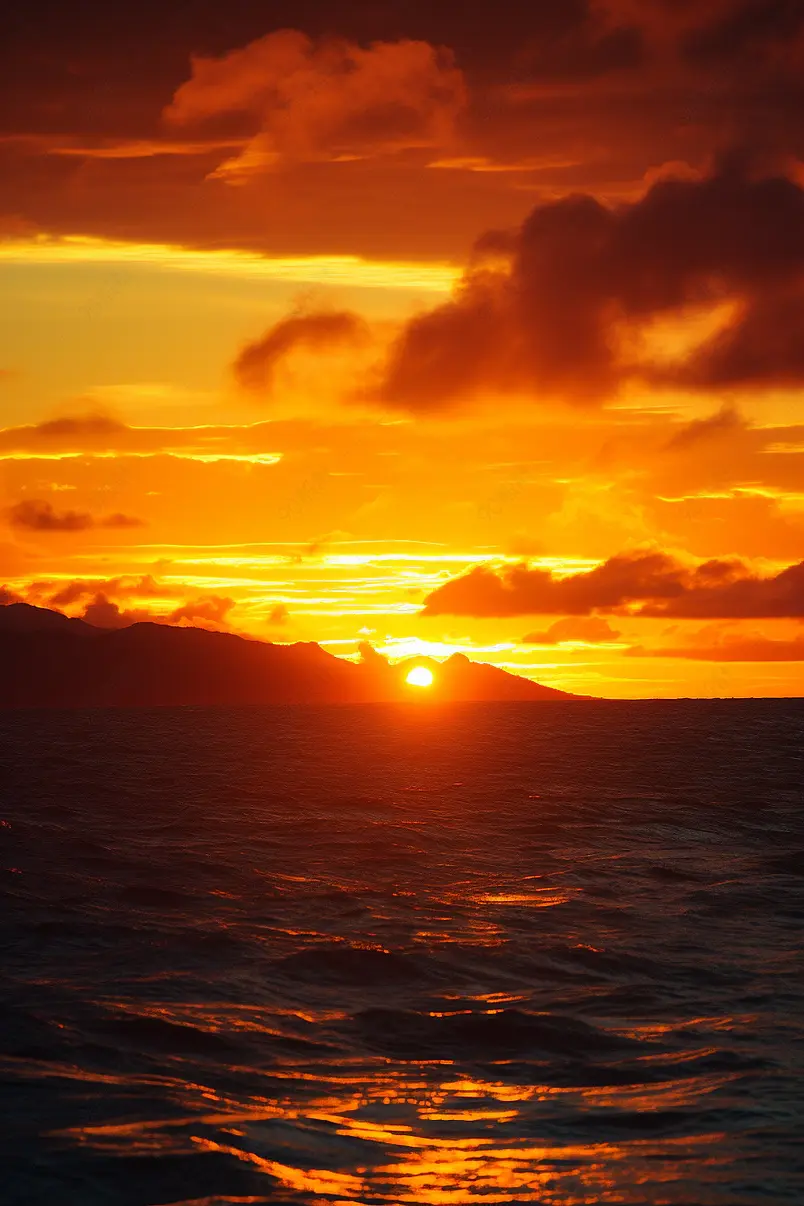 塞舌尔奇异海滩上惊人的多彩日落天气橙子地平线海景异国海岸线天空金子场景假期