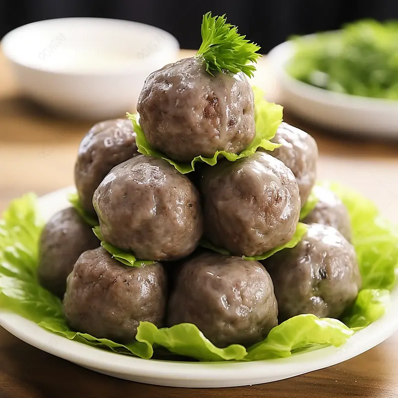 浅底上的牛肉丸