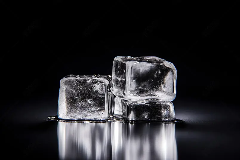 高清的图片海报设计背景广告设计素材元素黑色背景下的冰块