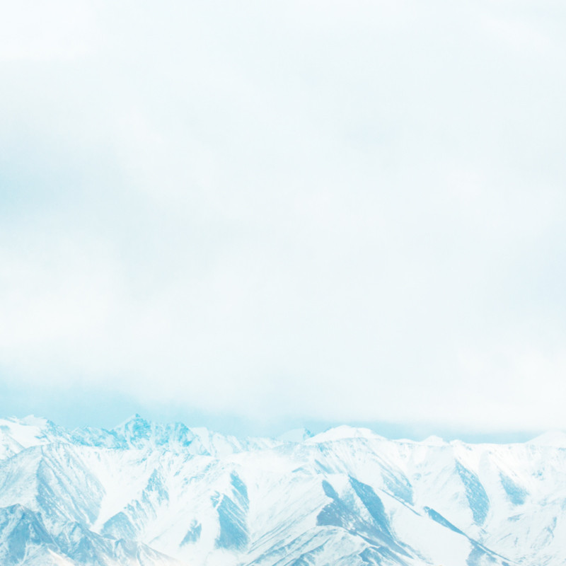 冬季寒冷的雪山主图直通车背景