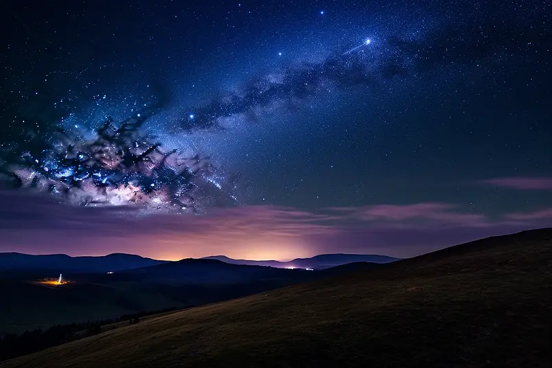 夜晚在山上看星空银河之景