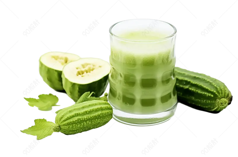 新鲜苦瓜玻璃杯子里新鲜苦瓜汁