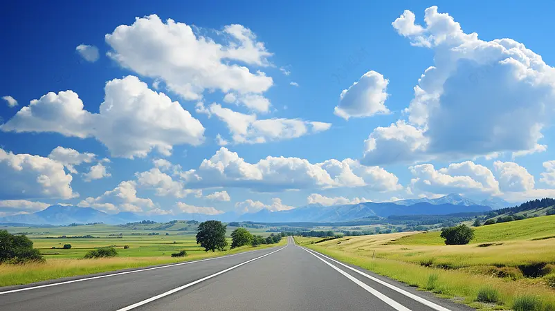 蓝天白云下的公路风景