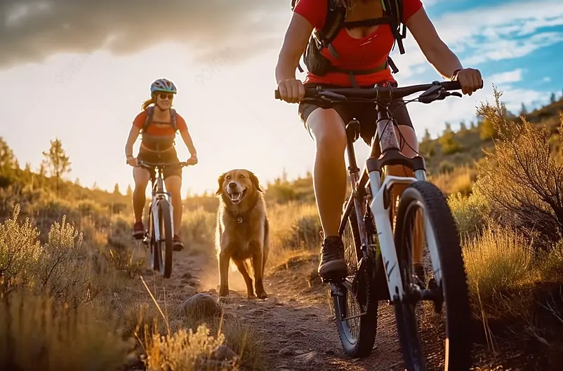 女士山地自行车骑行