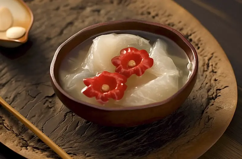银耳莲子羹中国美食小吃