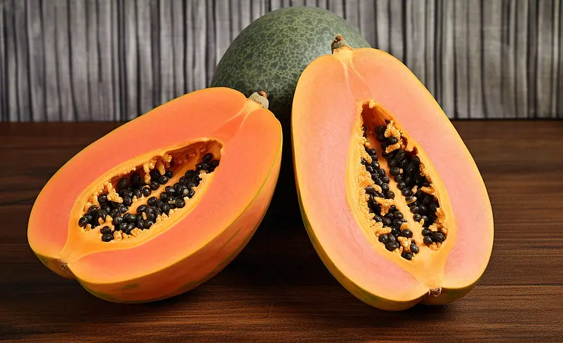 一个诱人的成熟的大木瓜水果