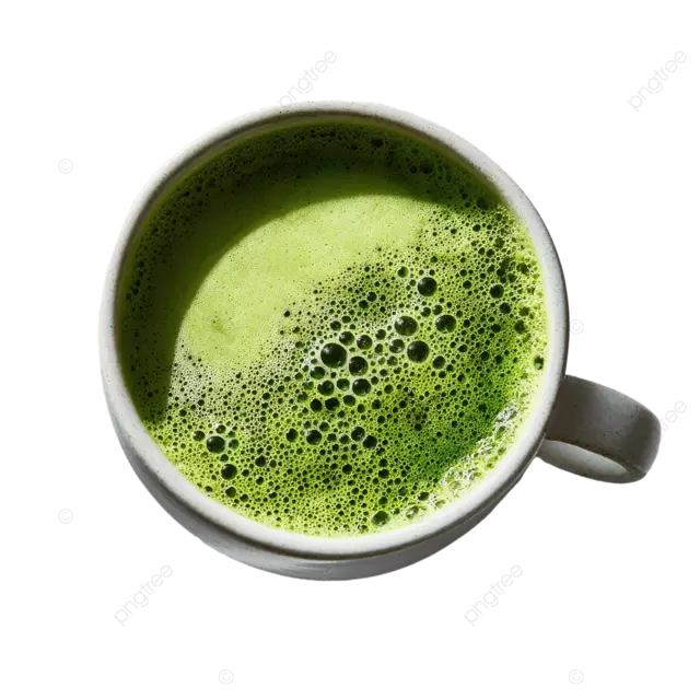 白色杯子中一杯精心制作的抹茶拿铁的艺术特写