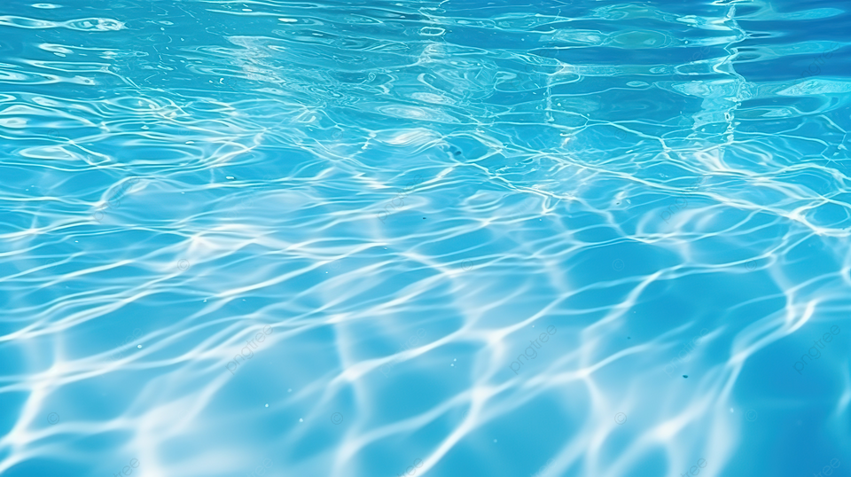 阳光照射下游泳池表面的美学反射迷人的水波纹