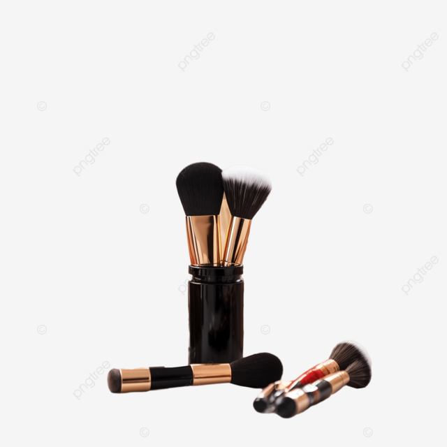 桌上圣诞礼物附近的化妆刷和其他化妆品